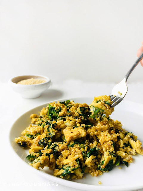 Scrambled Eggs with Spinach and Quinoa